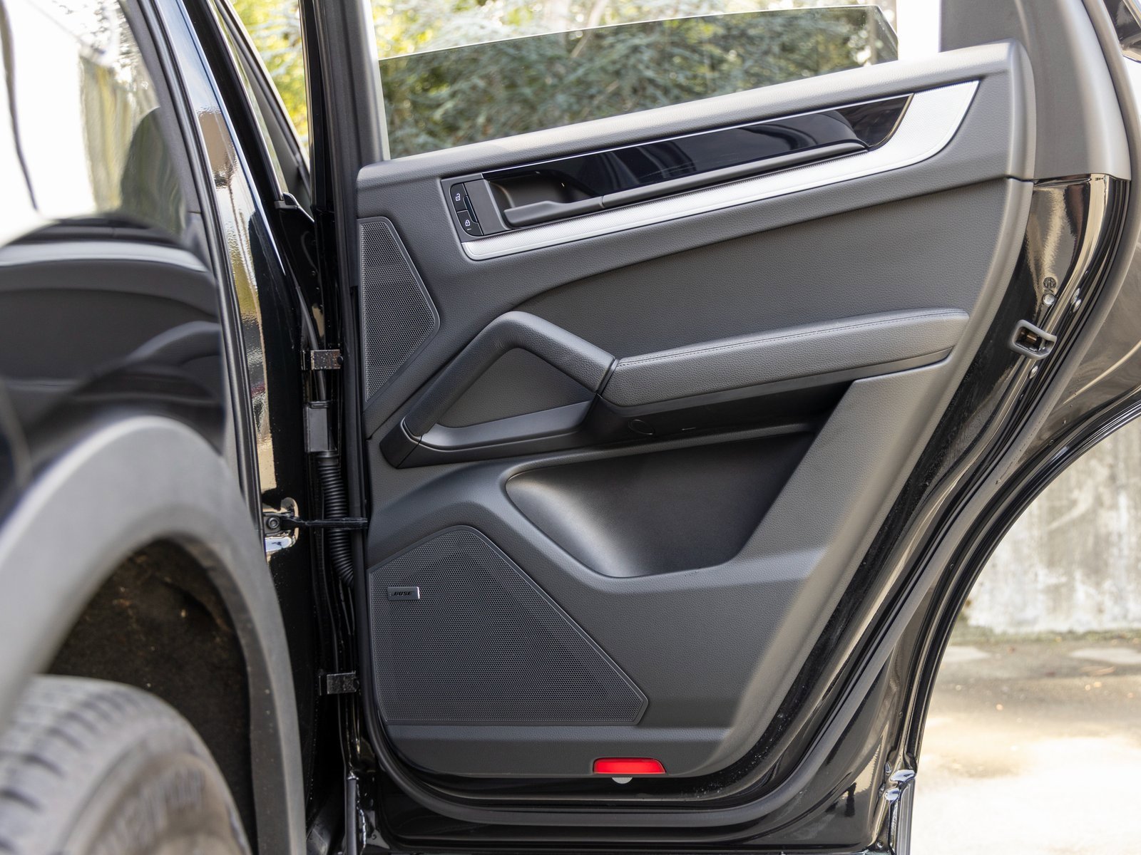 Certified 2025 Porsche Cayenne image 46