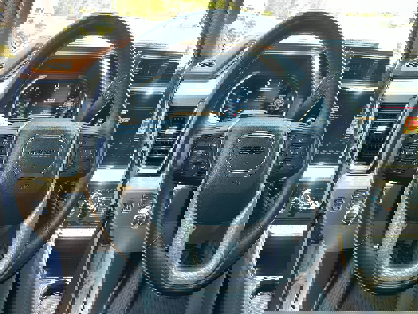 Used 2024 GMC Sierra 3500 Denali w/ Technology Package image 14