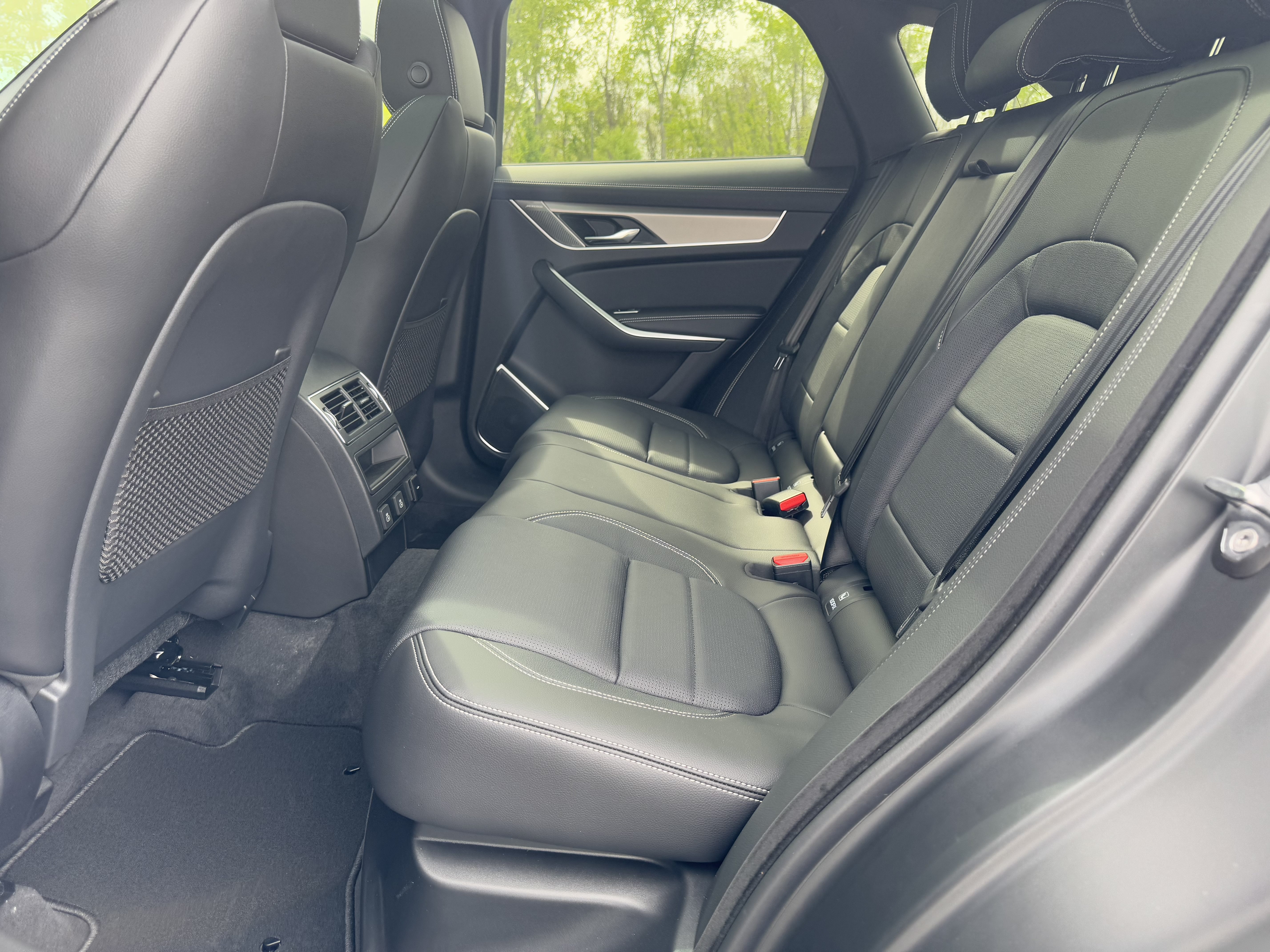 Used 2026 Jaguar F-PACE R-Dynamic S AWD/4WD image 5