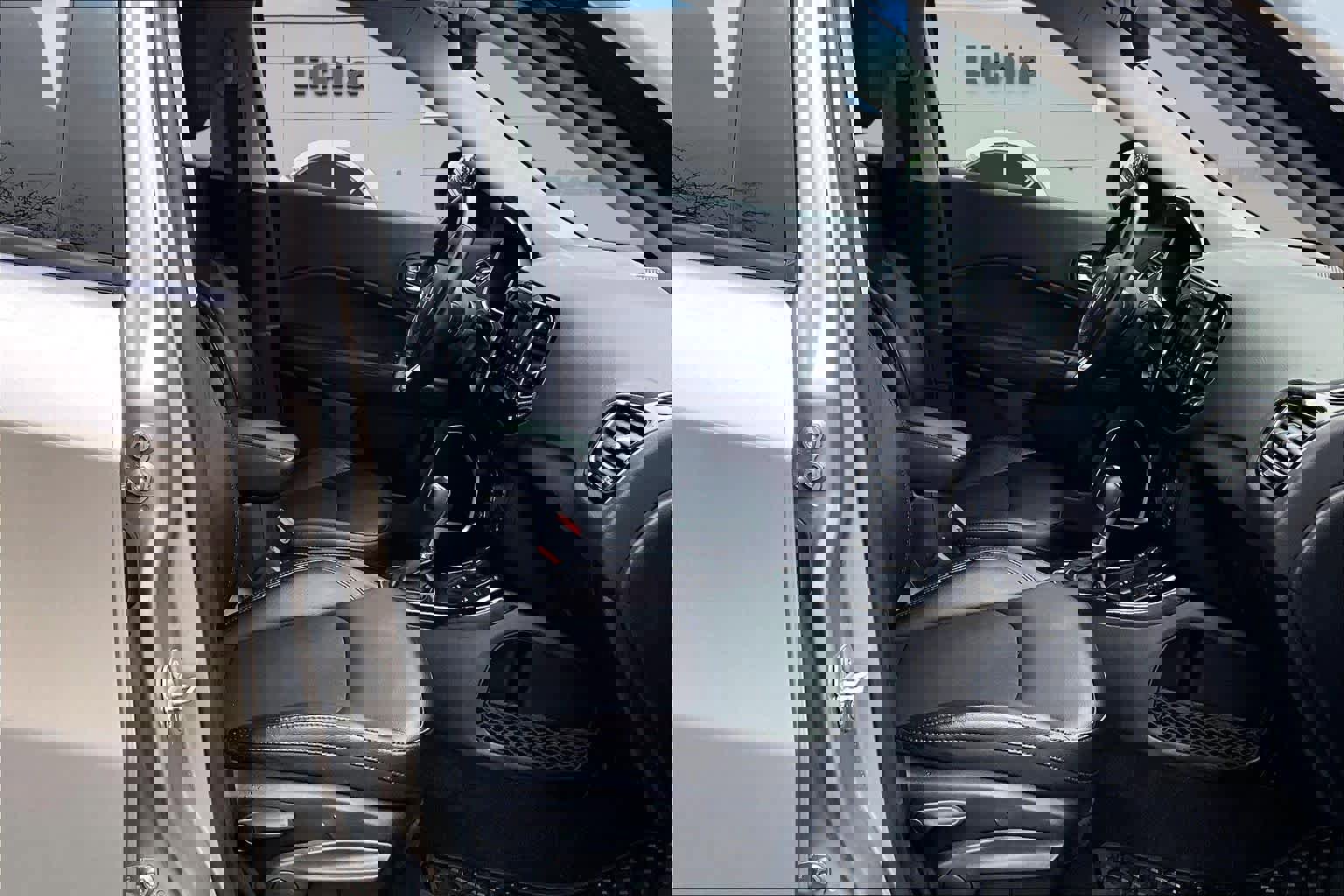 Used 2019 Jeep Compass Altitude image 14