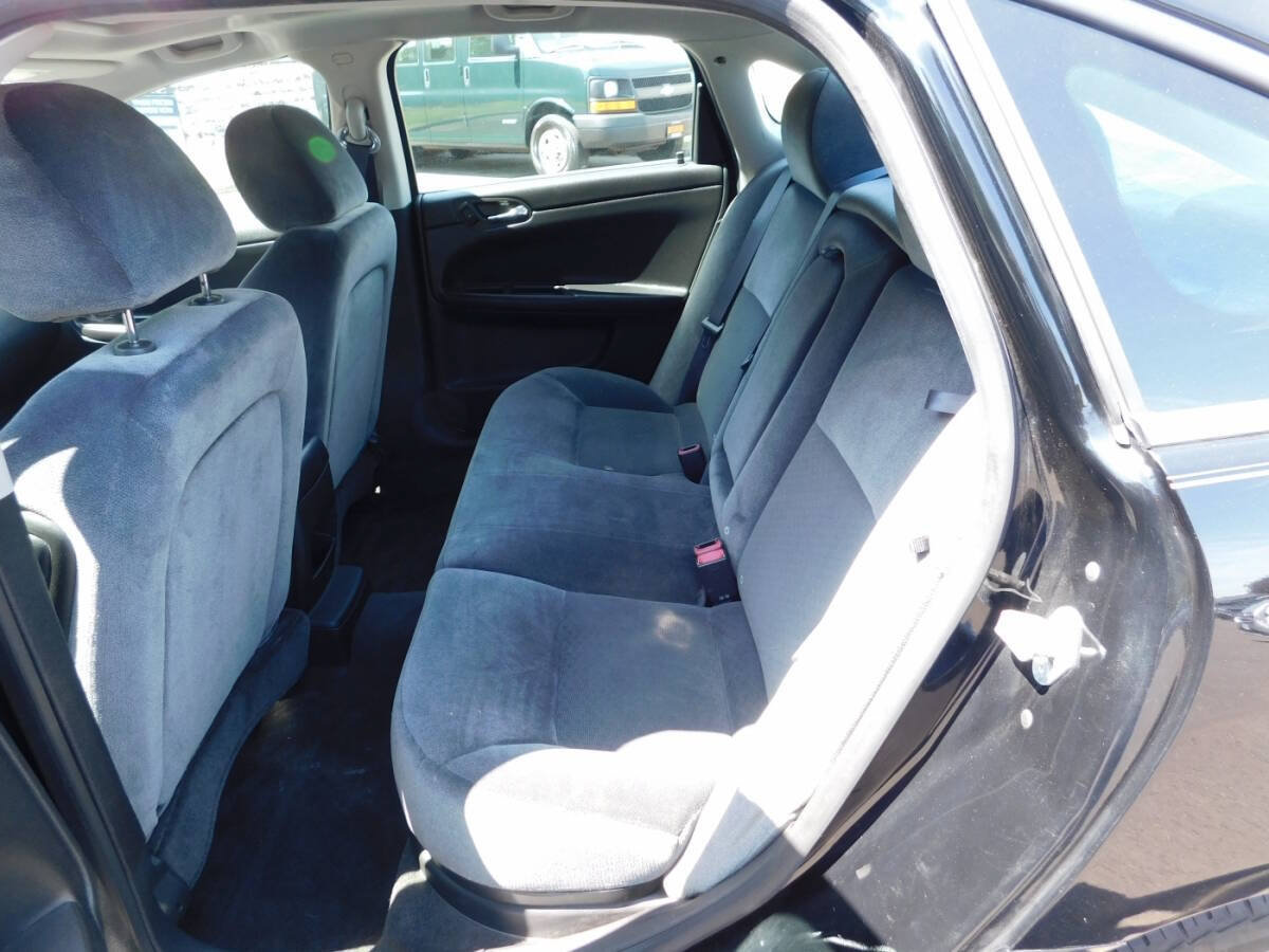 Used 2015 Chevrolet Impala LT w/ LT Sunroof Package FWD image 5