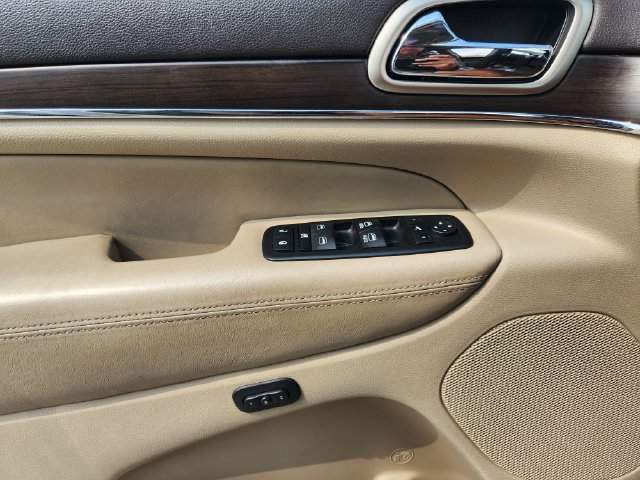 Used 2016 Jeep Grand Cherokee Overland AWD/4WD image 23