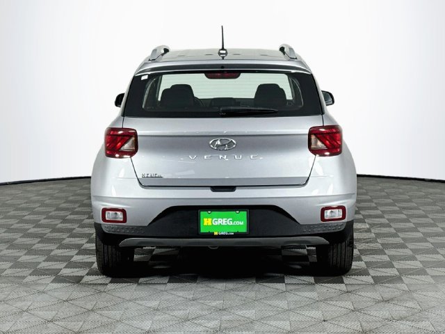 Used 2026 Hyundai Venue SEL FWD image 7