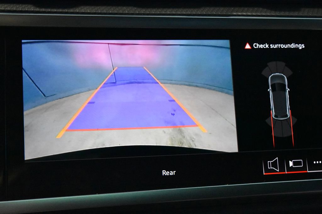 Certified 2025 Audi Q3 2.0T Premium w/ Convenience Package image 11