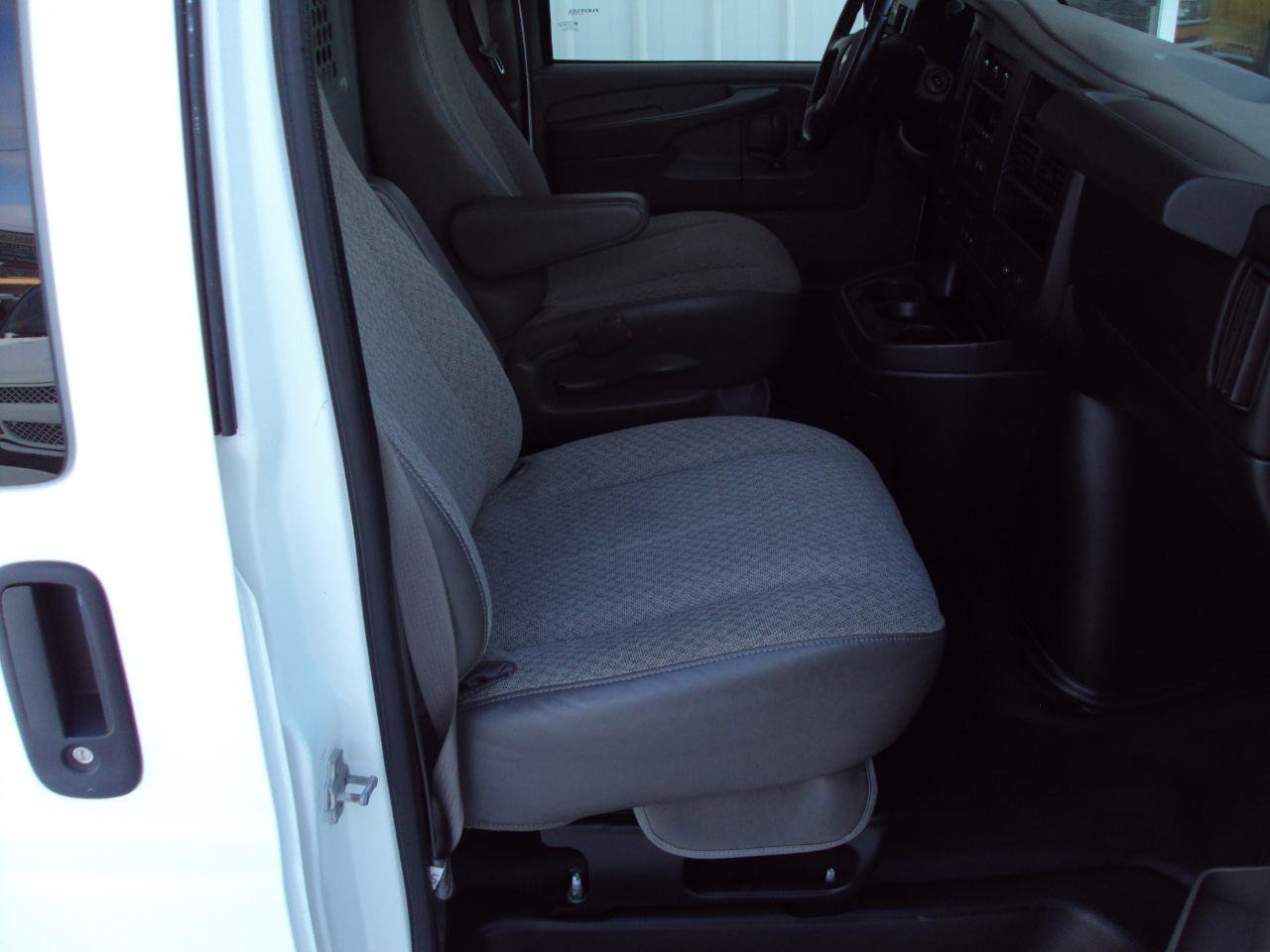 Used 2013 Chevrolet Express 1500 AWD image 14