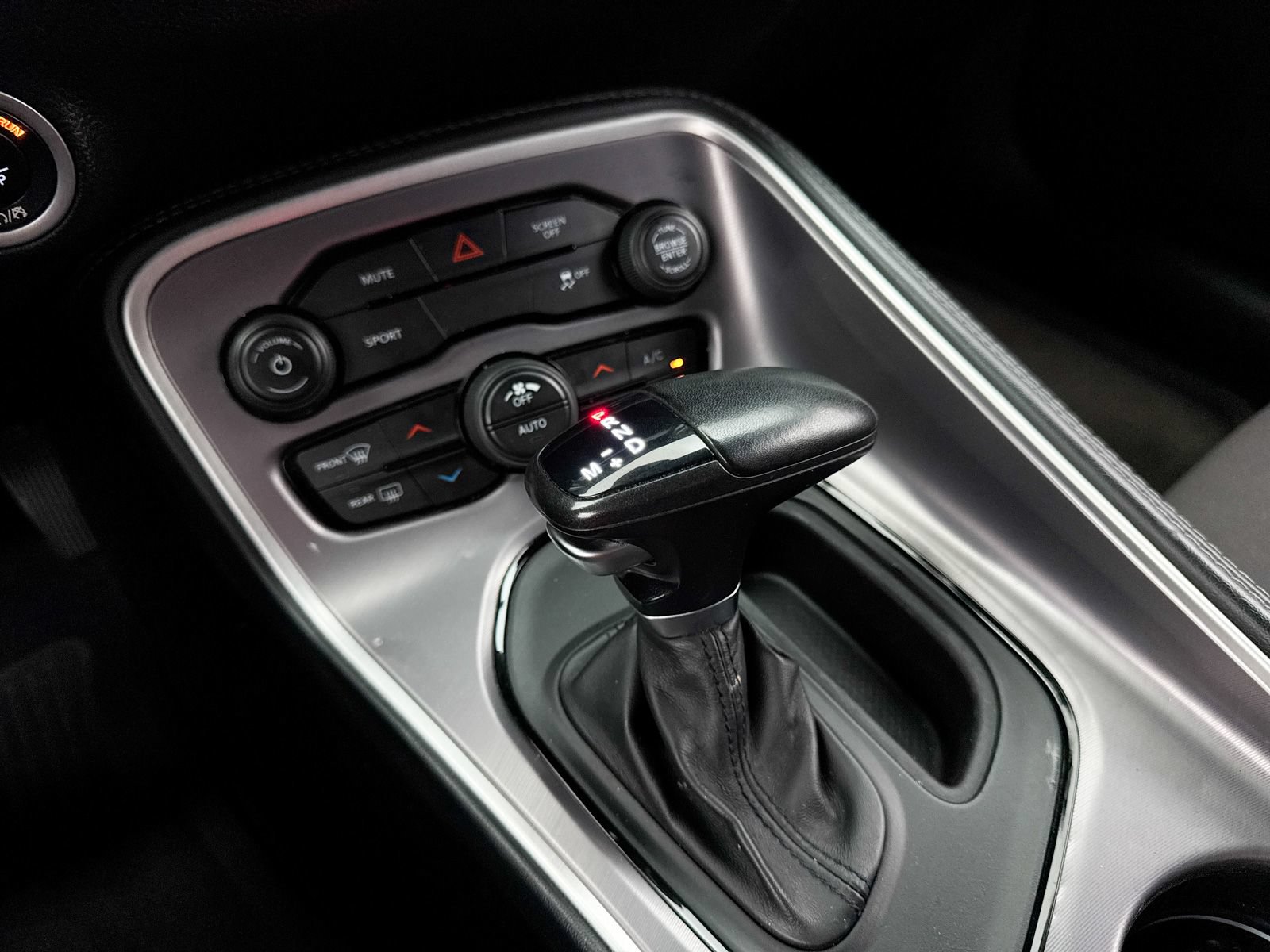 Used 2022 Dodge Challenger SXT RWD image 24