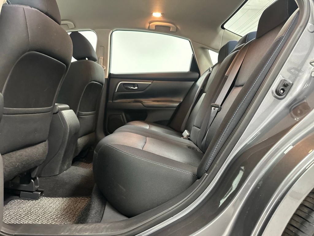 Used 2018 Nissan Altima 2.5 SR FWD image 18