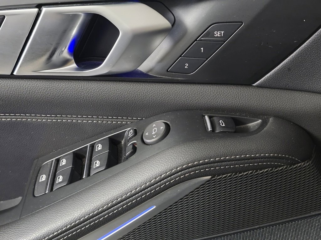 Used 2022 BMW X5 xDrive40i w/ M Sport Package image 13