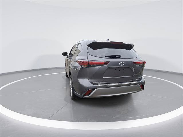 Certified 2024 Toyota Highlander Platinum AWD/4WD image 8
