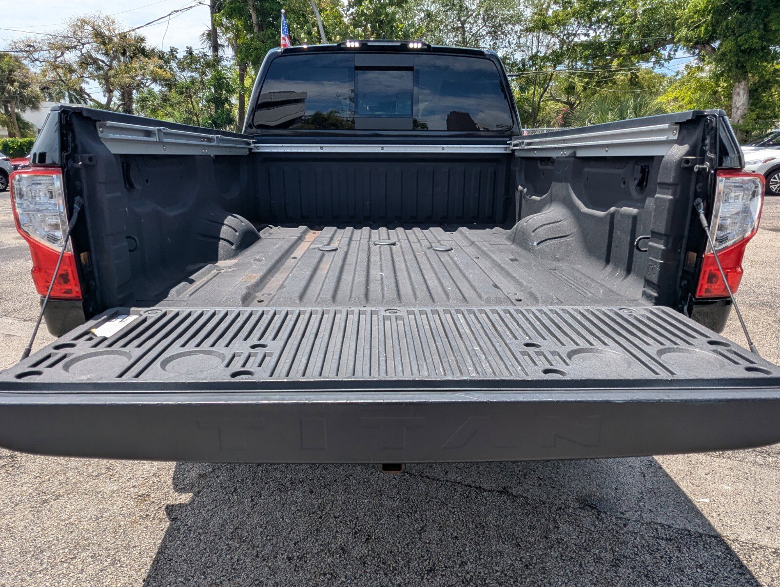 Certified 2023 Nissan Titan SV w/ SV Convenience Package AWD/4WD image 16