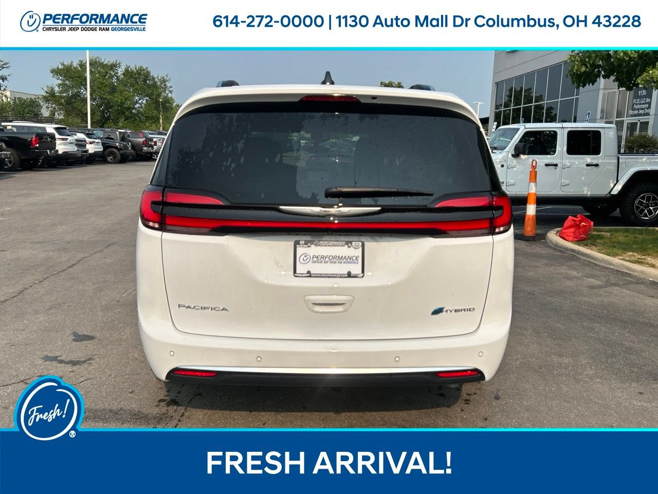 Used 2024 Chrysler Pacifica Pinnacle FWD image 5