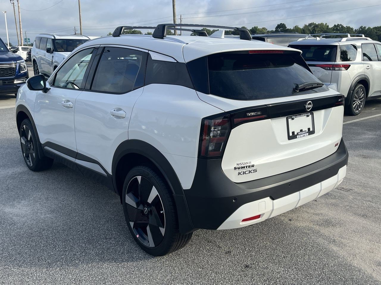 New 2025 Nissan Kicks SR FWD image 6