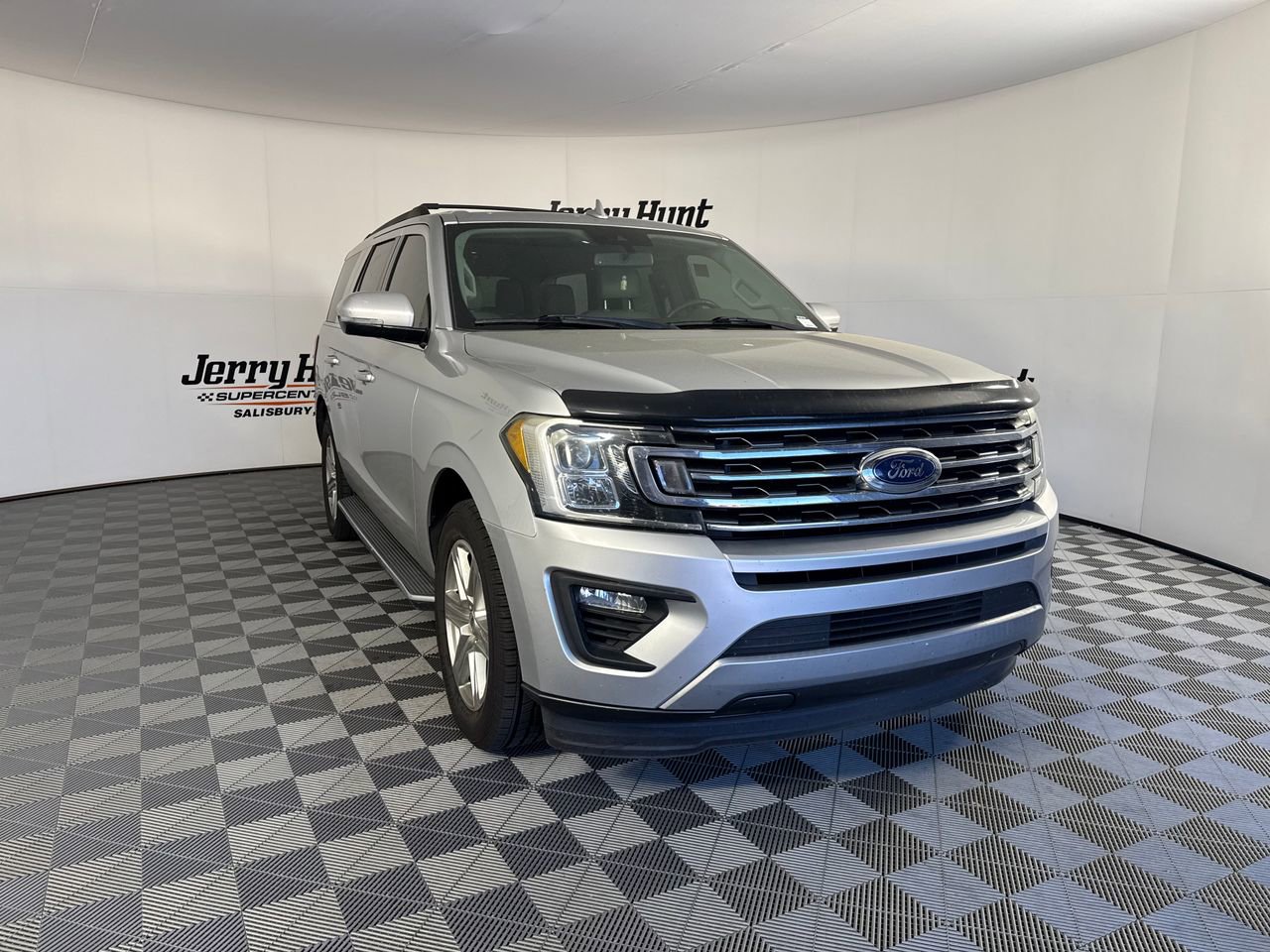 Used 2019 Ford Expedition XLT w/ Equipment Group 202A RWD image 8