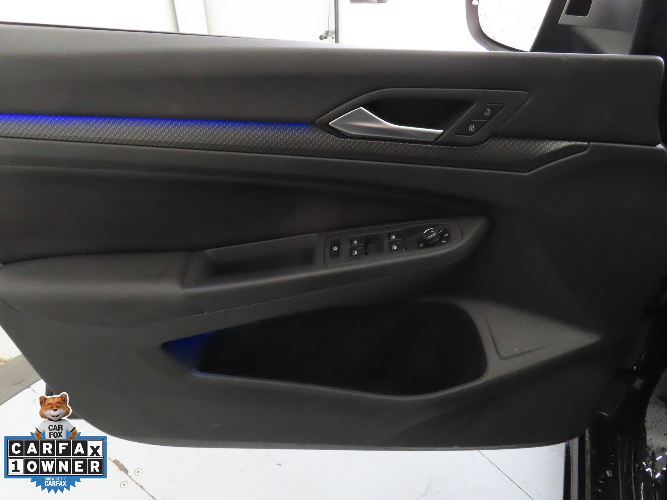 Certified 2023 Volkswagen Golf R image 11