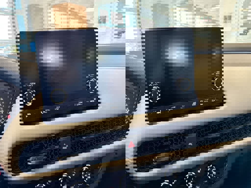 Certified 2025 Honda HR-V LX image 29