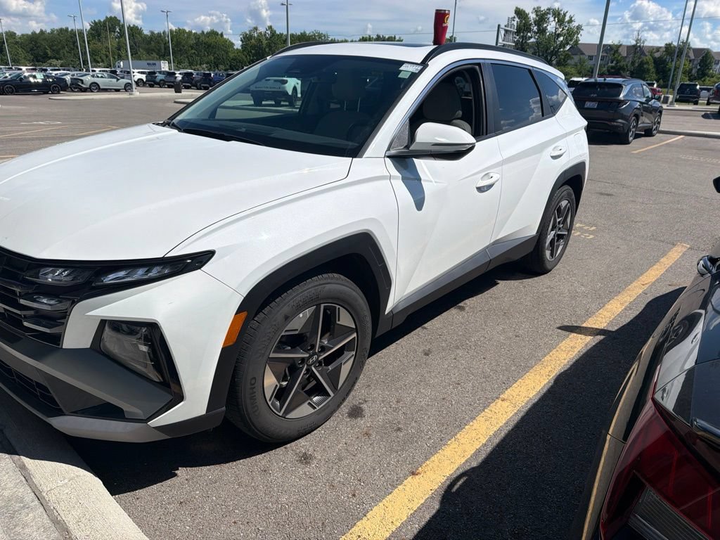 Used 2025 Hyundai Tucson SEL FWD image 4