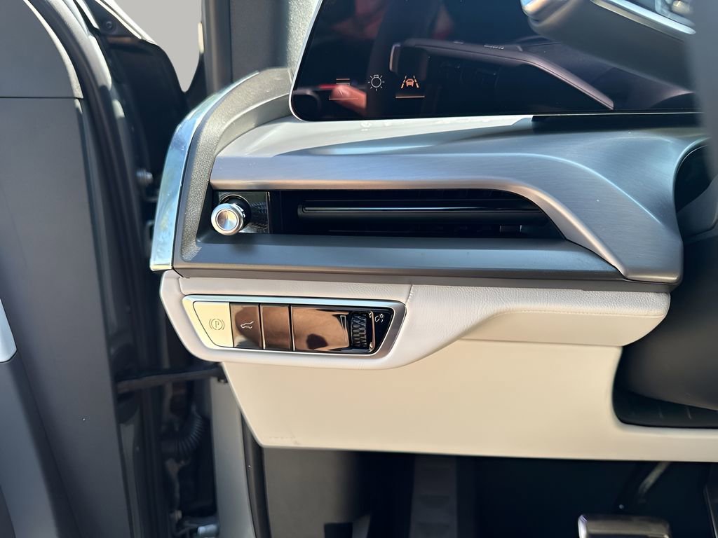 New 2026 Cadillac Vistiq Luxury image 35