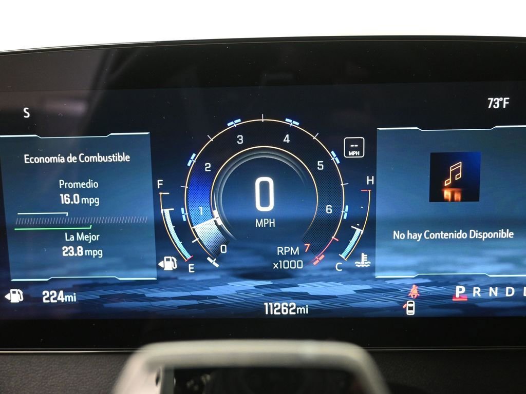 Used 2025 Chevrolet Traverse RS FWD image 10