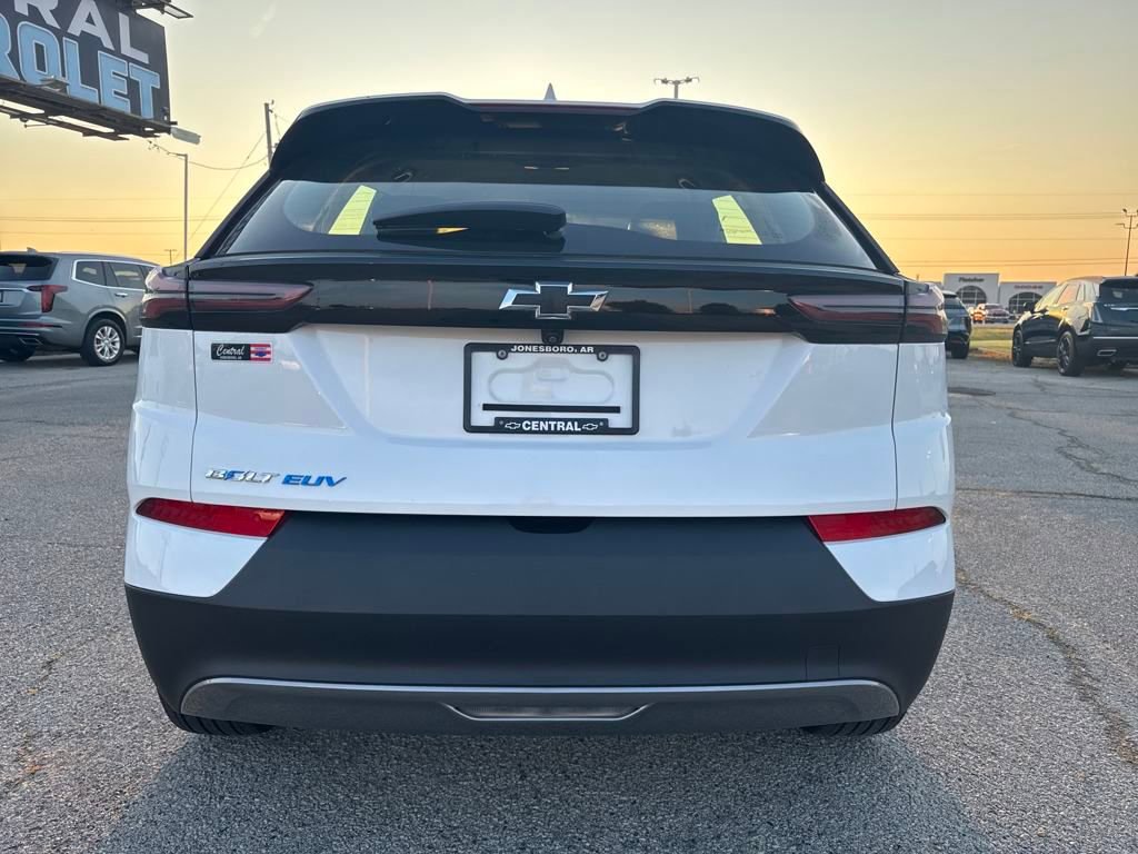 Used 2023 Chevrolet Bolt EUV LT image 4