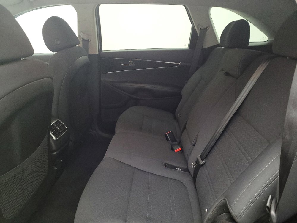 Used 2019 Kia Sorento AWD V6 image 18