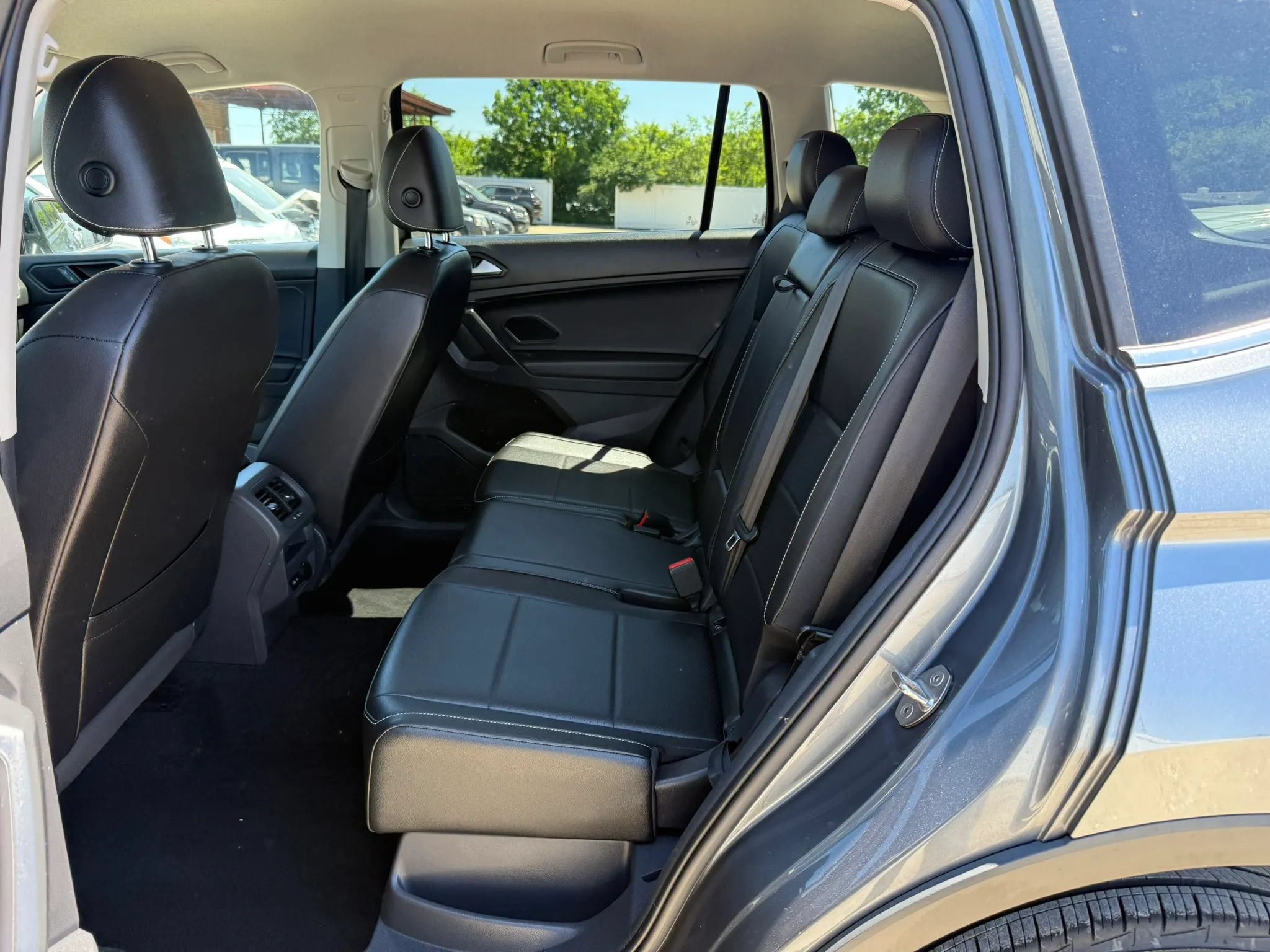 Used 2021 Volkswagen Tiguan SE R-Line AWD/4WD image 21