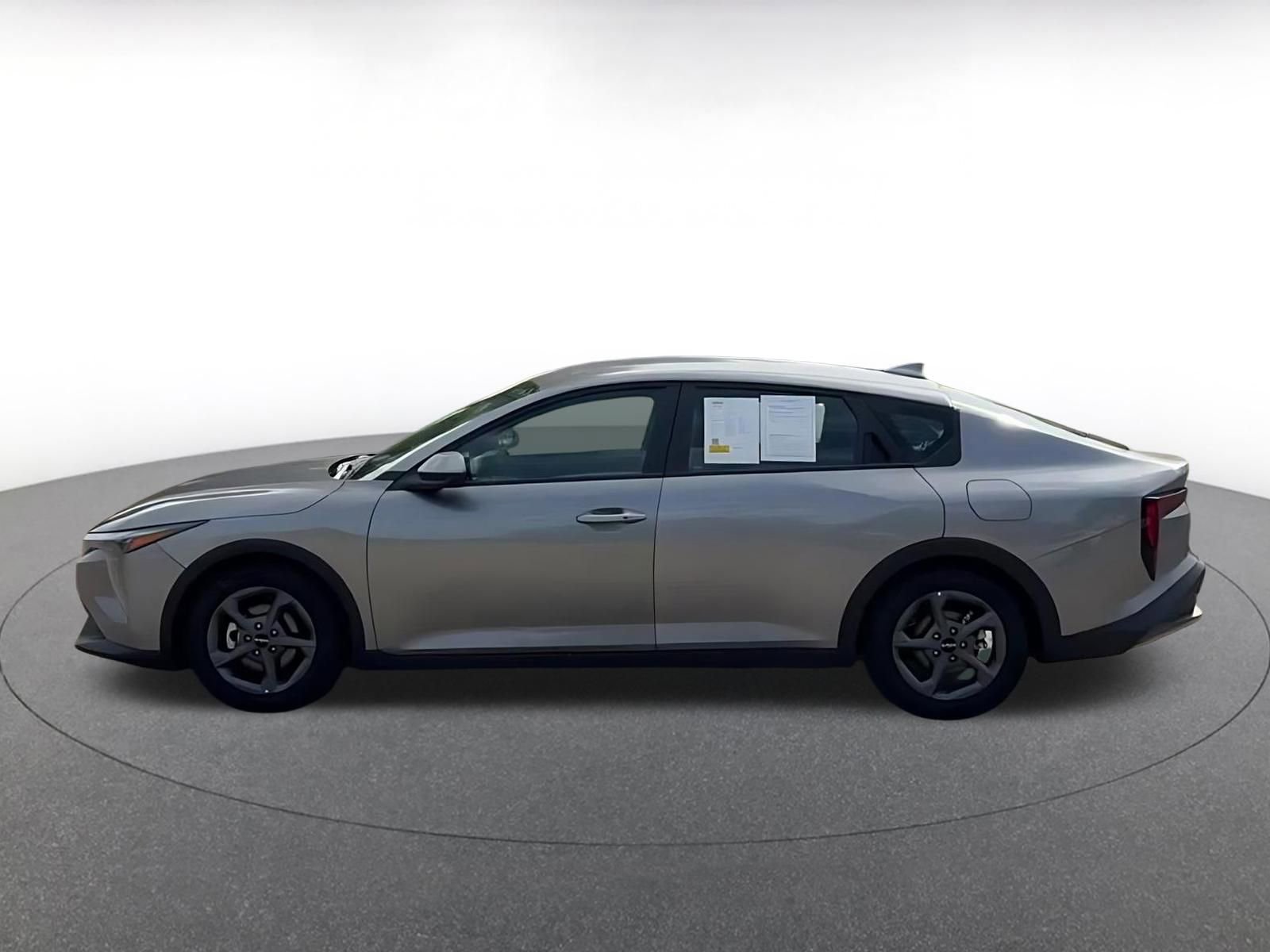 Used 2025 Kia K4 LXS image 9