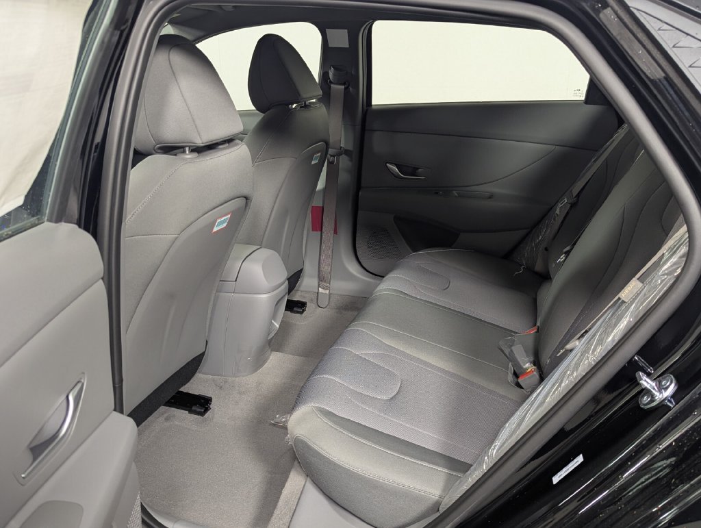 New 2026 Hyundai Elantra SE FWD image 23