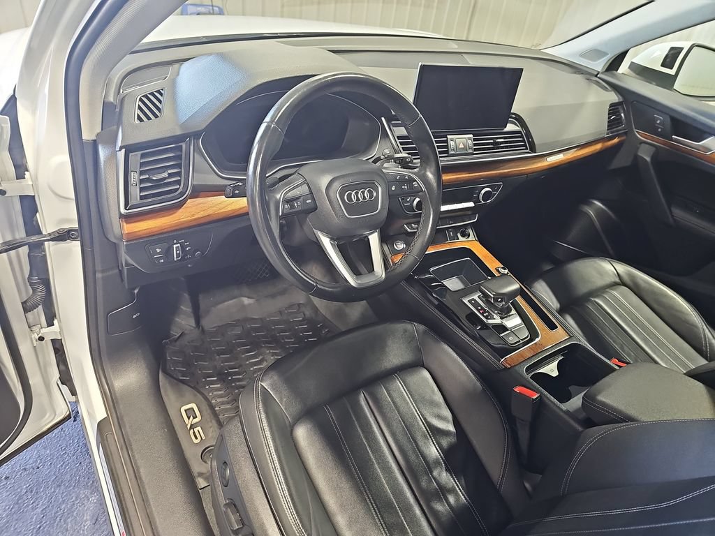 Used 2023 Audi Q5 2.0T Premium Plus w/ Premium Plus Package AWD/4WD image 16