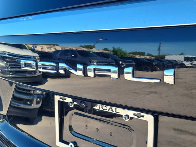 Used 2025 GMC Yukon XL Denali AWD/4WD image 35