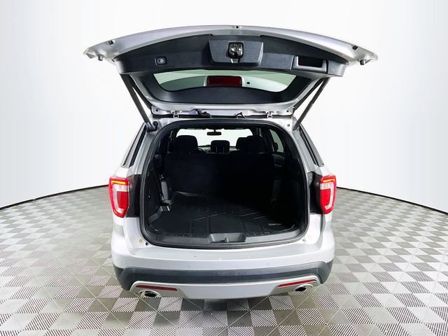 Used 2017 Ford Explorer XLT w/ Equipment Group 201A image 25