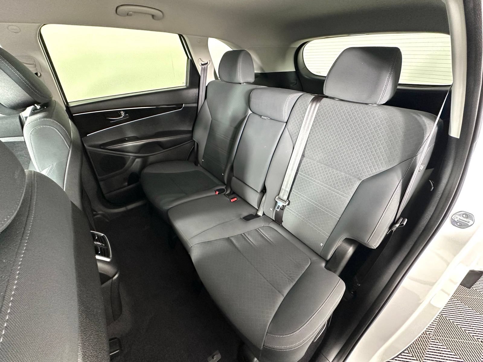 Used 2016 Kia Sorento AWD image 26
