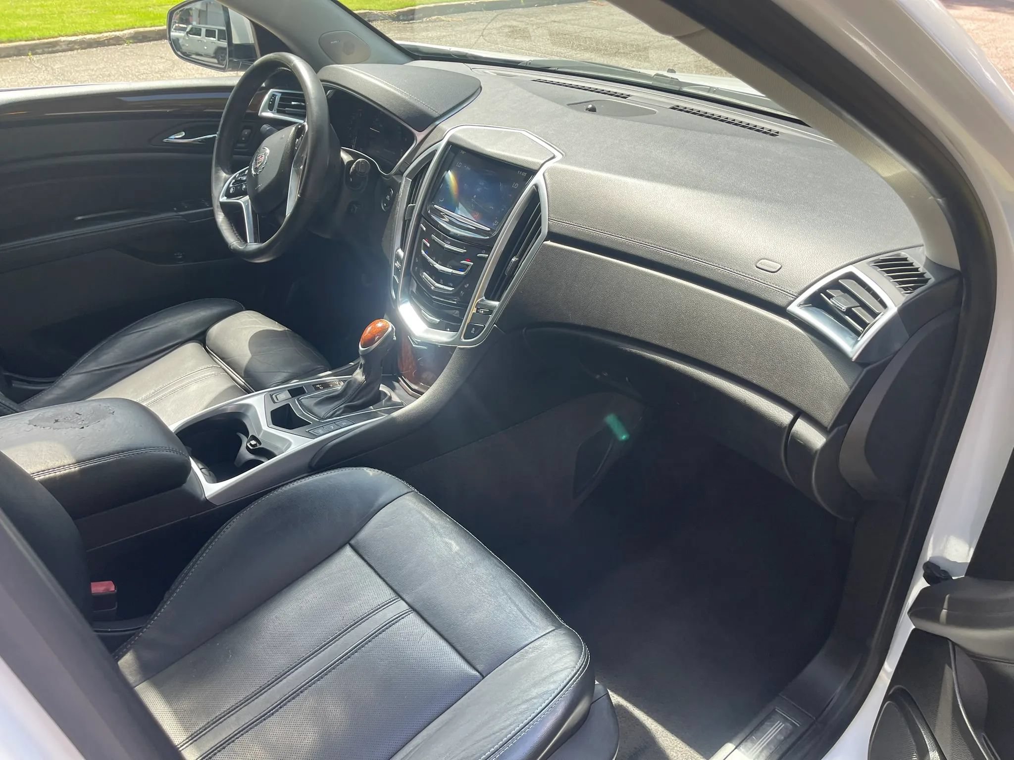 Used 2016 Cadillac SRX Premium FWD image 14