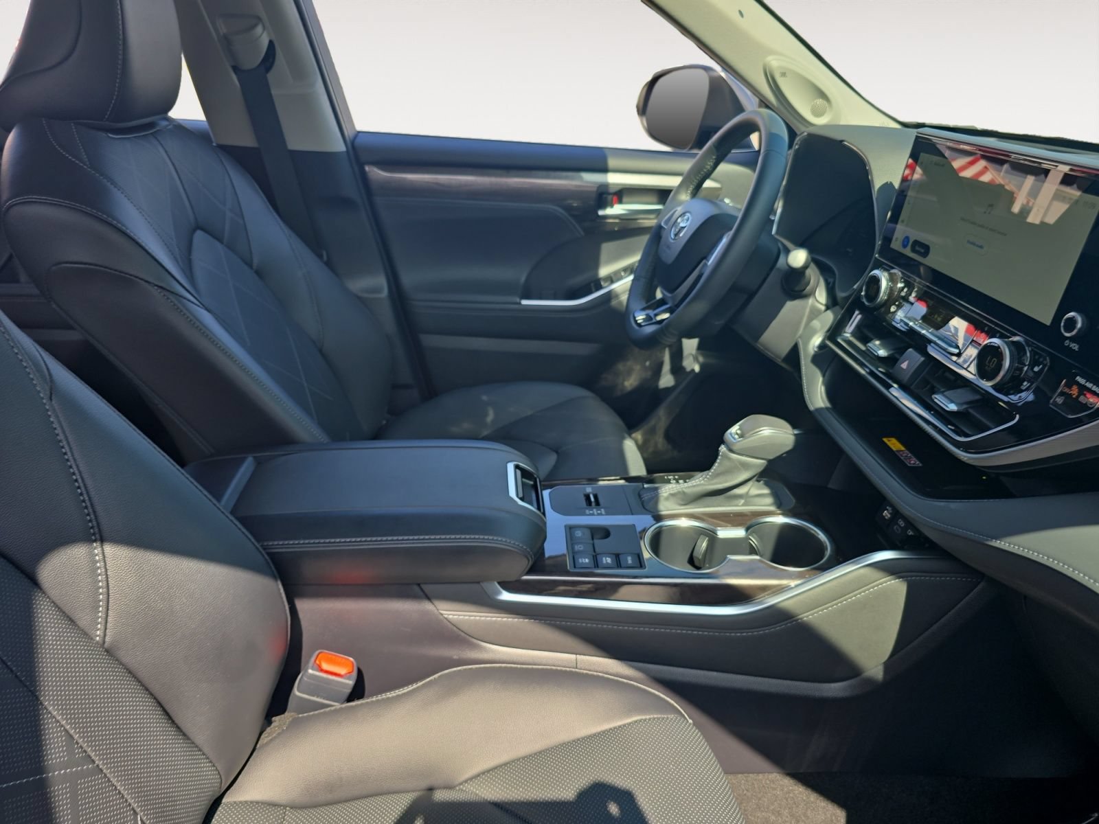Certified 2026 Toyota Highlander Platinum AWD/4WD image 15