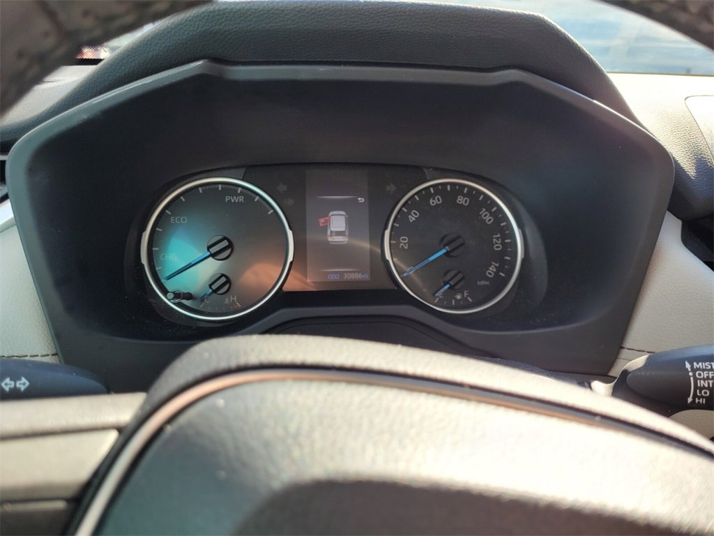 Used 2022 Toyota RAV4 XLE Premium image 10