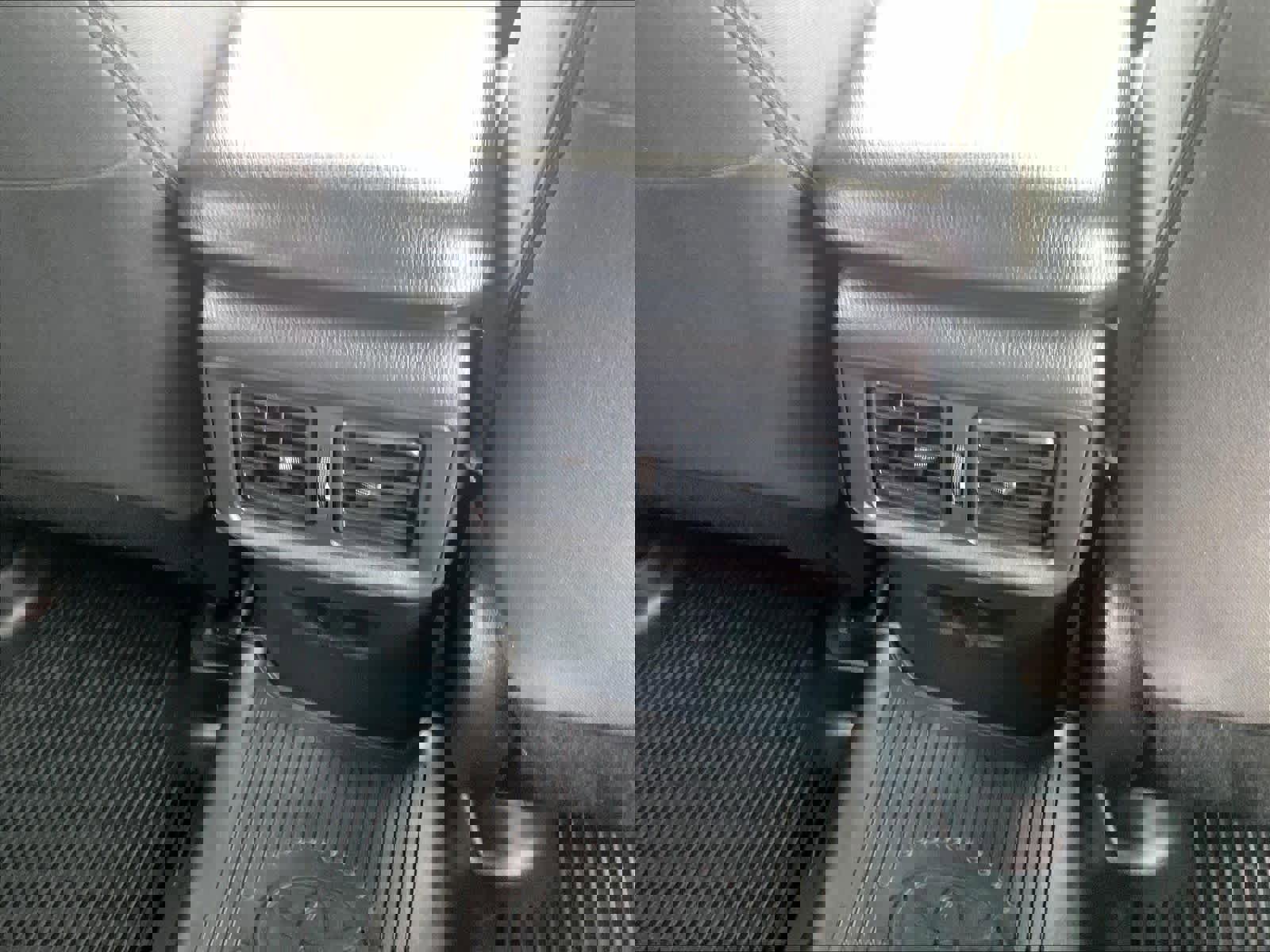 Used 2022 Toyota RAV4 LE image 35