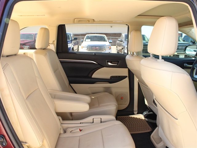 Used 2015 Toyota Highlander Limited AWD/4WD image 30