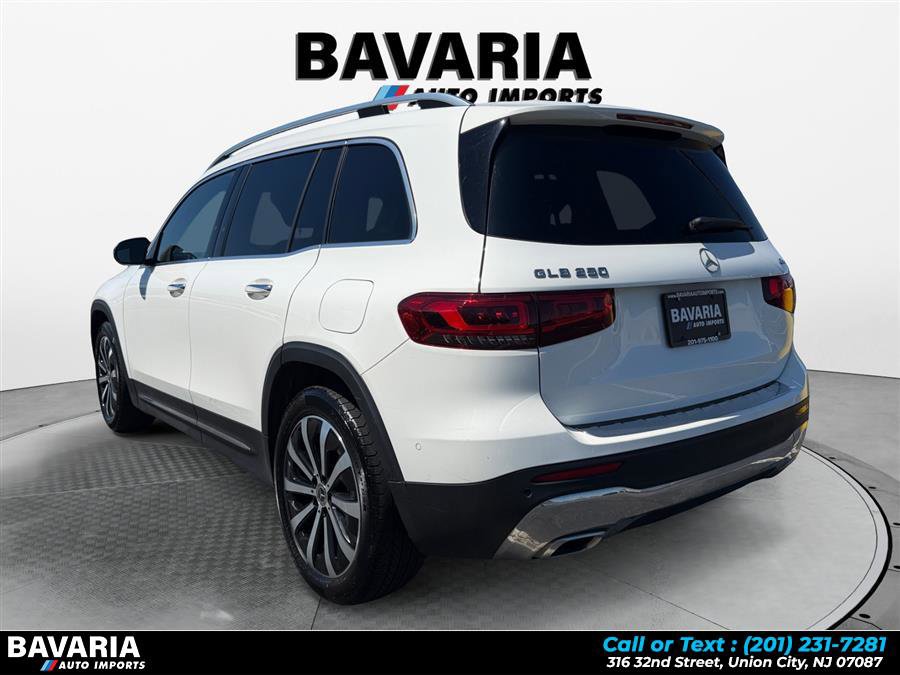 Used 2023 Mercedes-Benz GLB 250 4MATIC image 3
