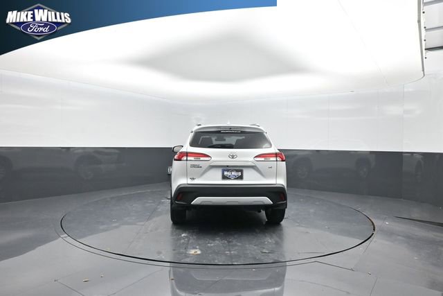 Used 2022 Toyota Corolla Cross LE image 6