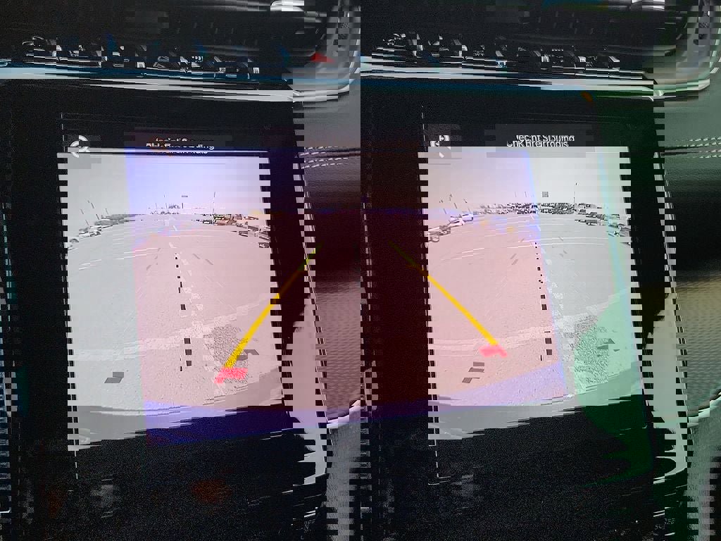 Used 2025 Jeep Grand Cherokee Altitude AWD/4WD image 17