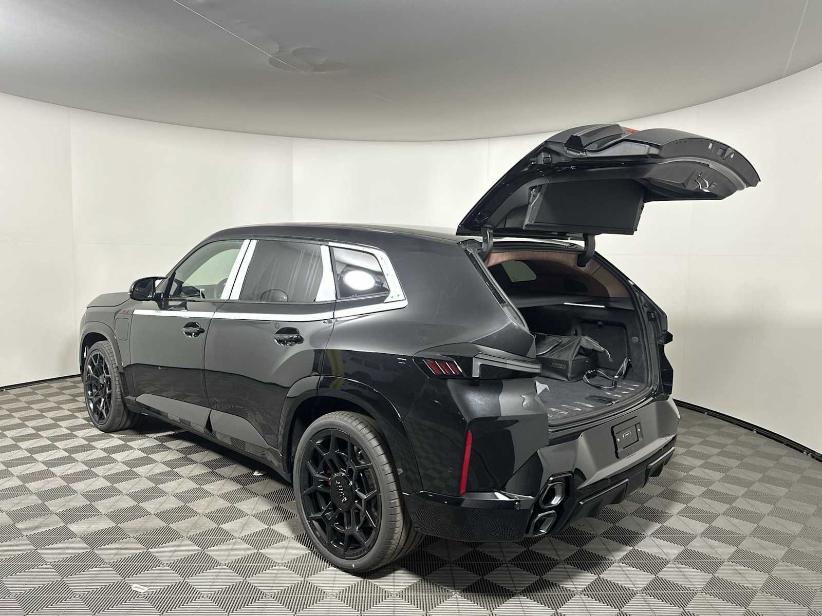 New 2026 BMW XM Label Red image 20