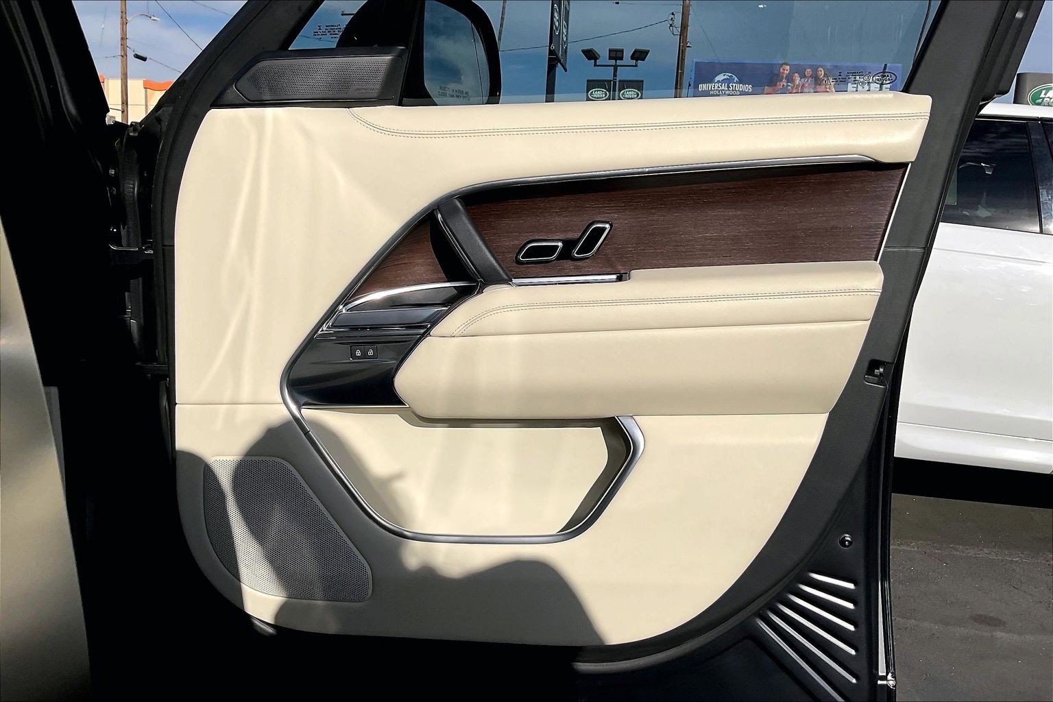 Certified 2023 Land Rover Range Rover Long Wheelbase Autobiography image 21