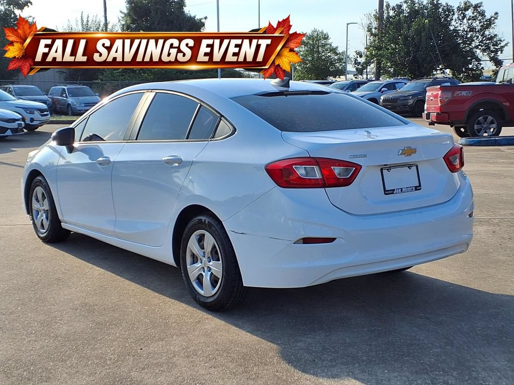 Used 2017 Chevrolet Cruze LS FWD image 2
