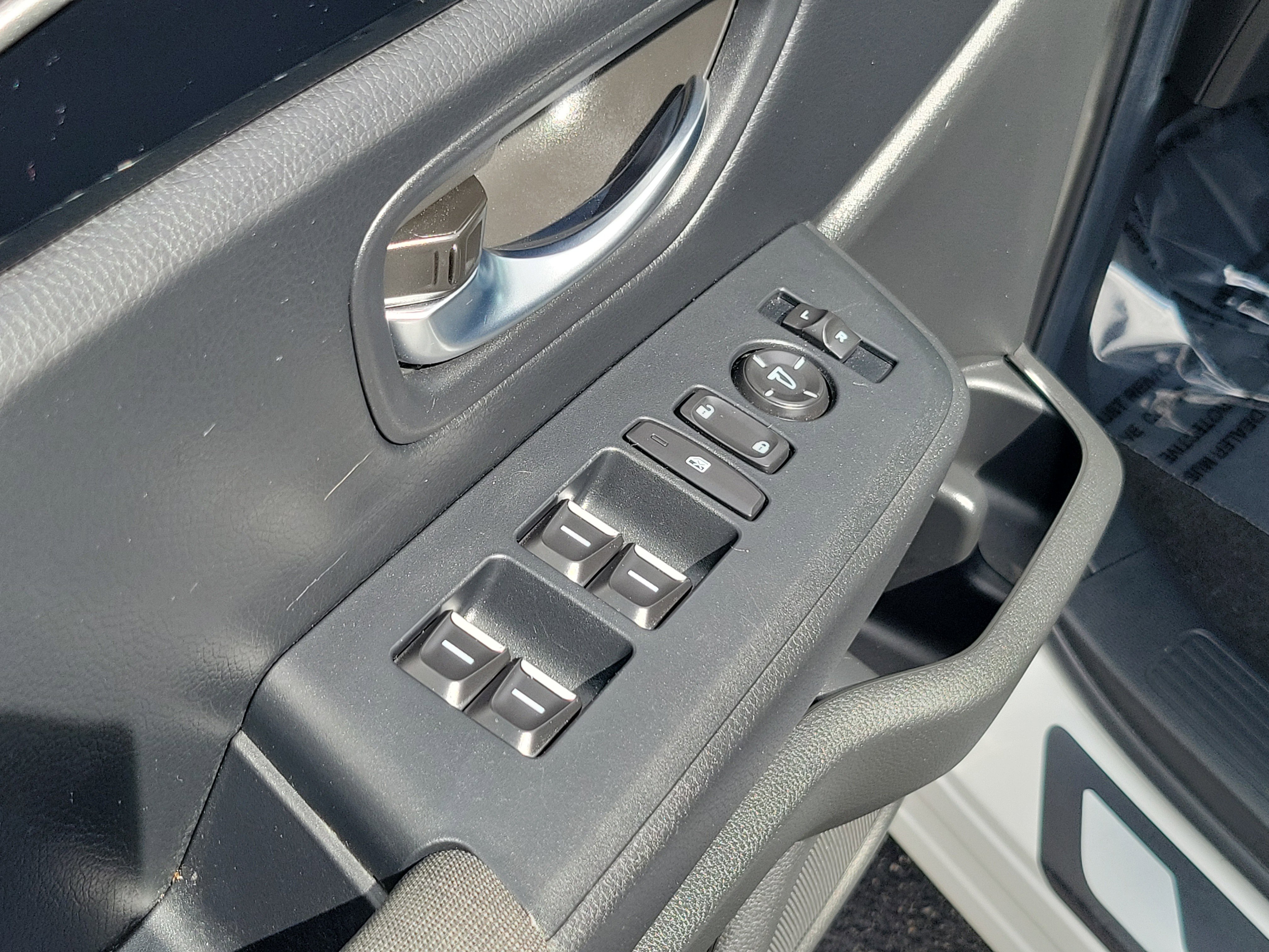 Used 2025 Honda Pilot Sport image 17