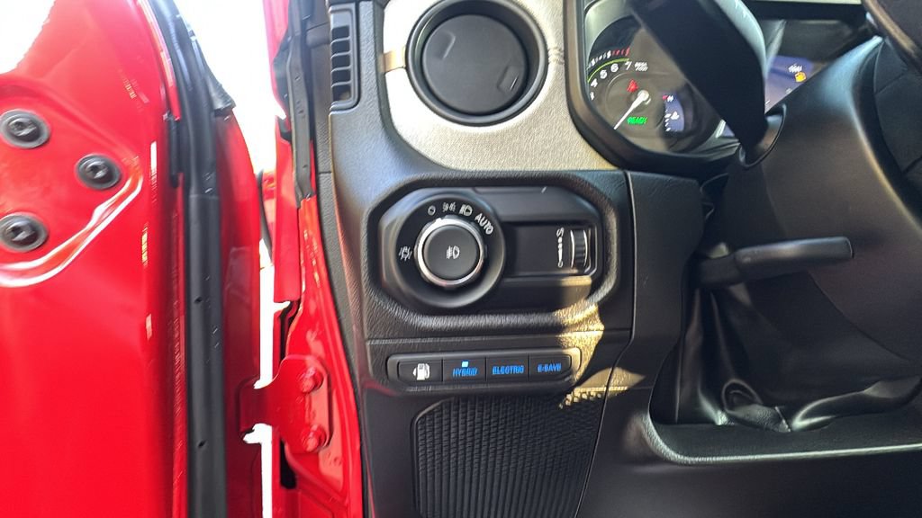 Used 2025 Jeep Wrangler Unlimited Sport S 4xe w/ Convenience Group AWD/4WD image 15