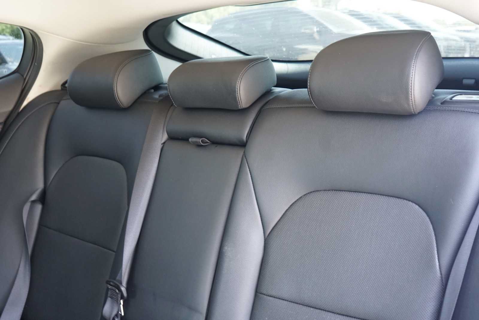 Used 2018 Kia Stinger Premium RWD image 20