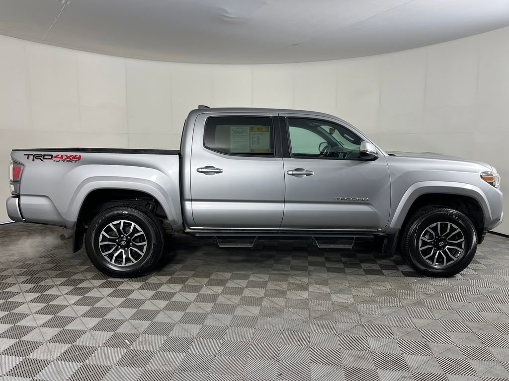 Used 2021 Toyota Tacoma TRD Sport w/ Technology Package AWD/4WD image 4