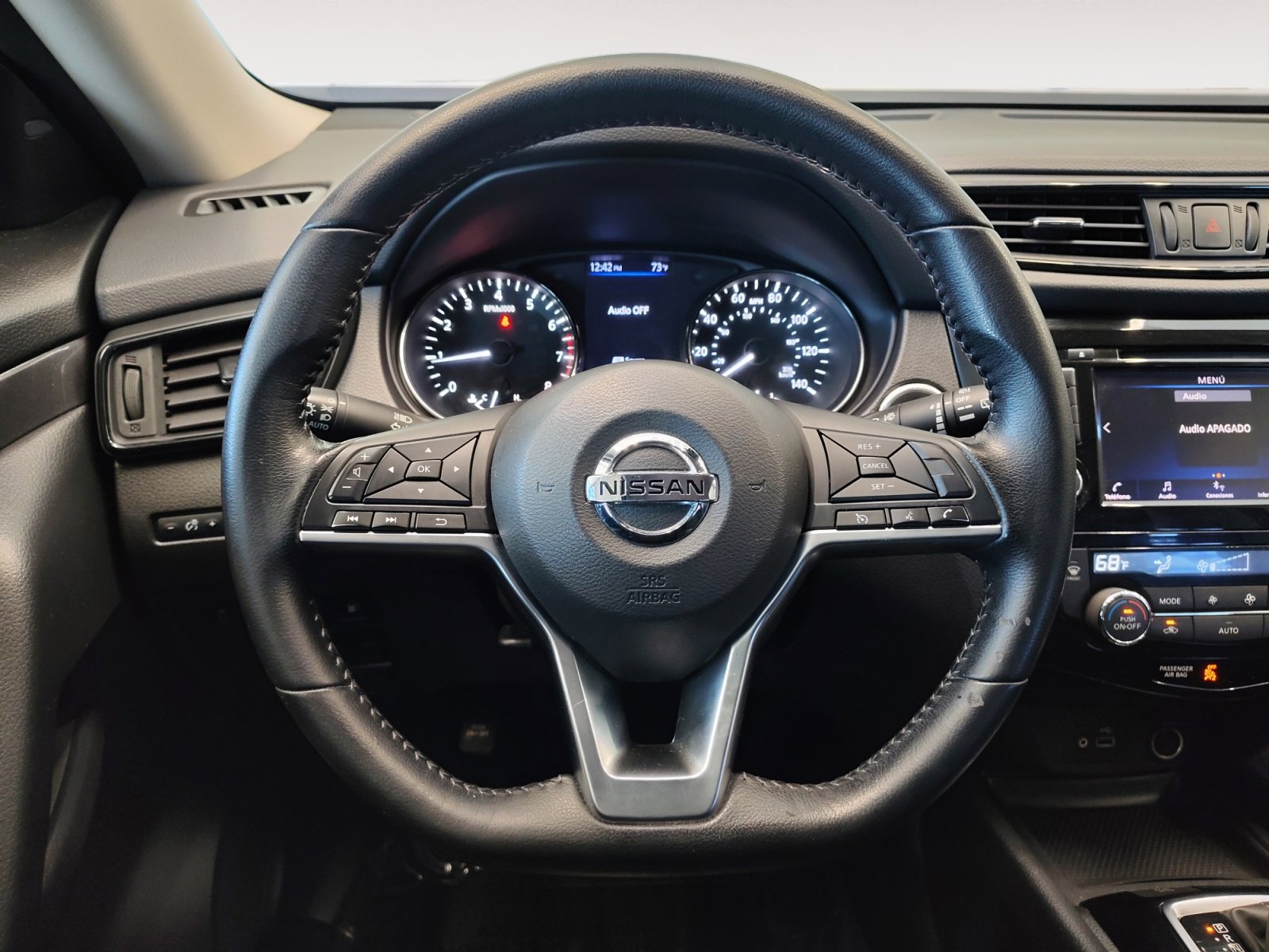 Used 2020 Nissan Rogue SV image 18