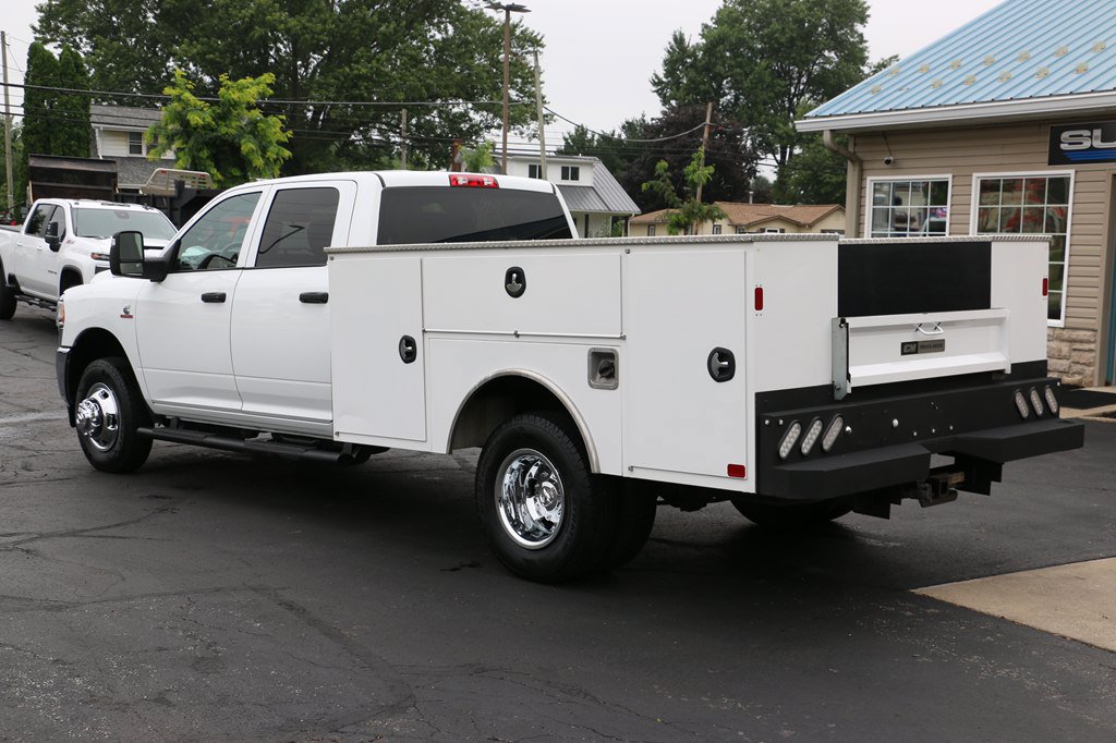 Used 2024 RAM 3500 Tradesman w/ Chrome Appearance Group AWD/4WD image 3