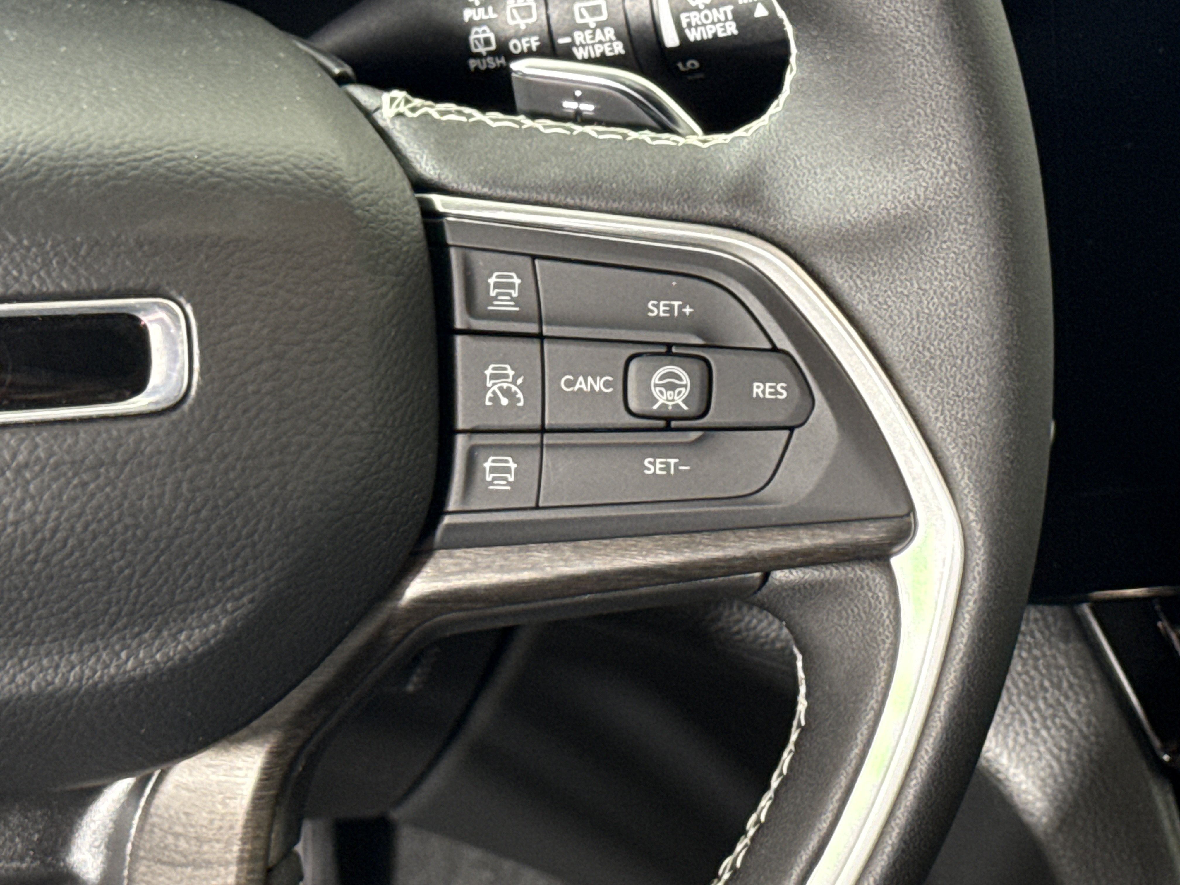 New 2026 Jeep Grand Cherokee Altitude AWD/4WD image 18