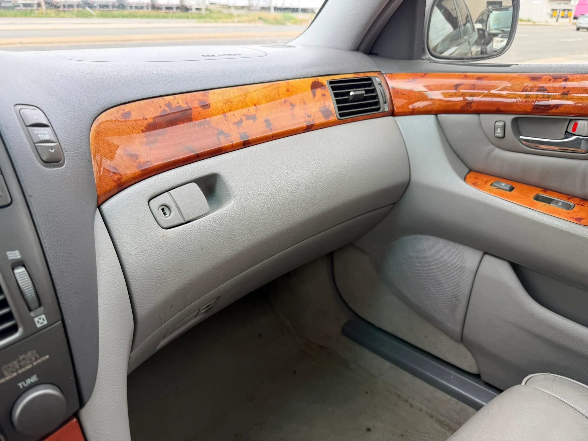 Used 2002 Lexus LS 430 RWD image 23
